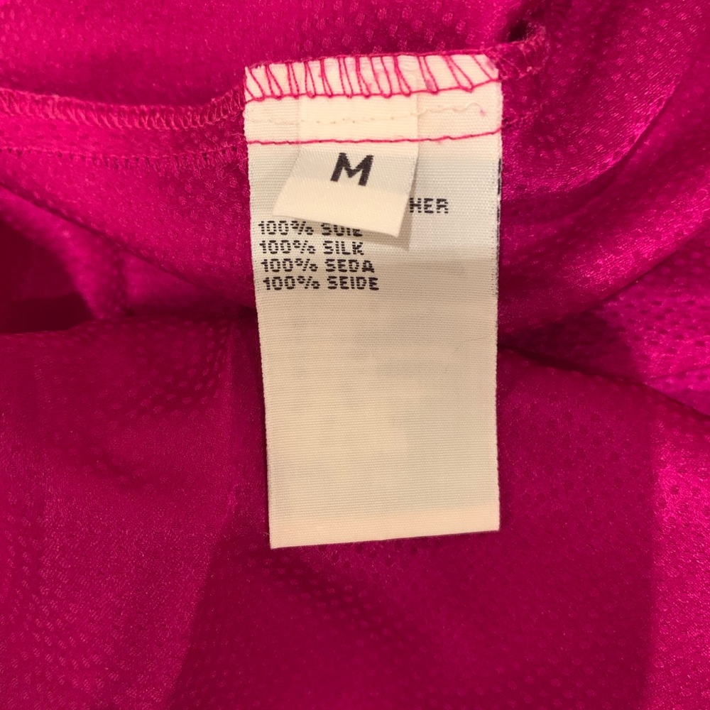 SESSUN, mid-length dress 100% silk, fuchsia pink, Vneck, 2 front buttons, M size